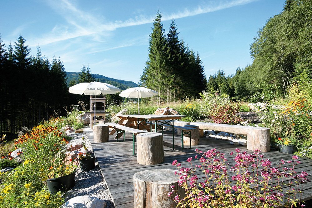 gemütliche Terrasse bei der Hütte